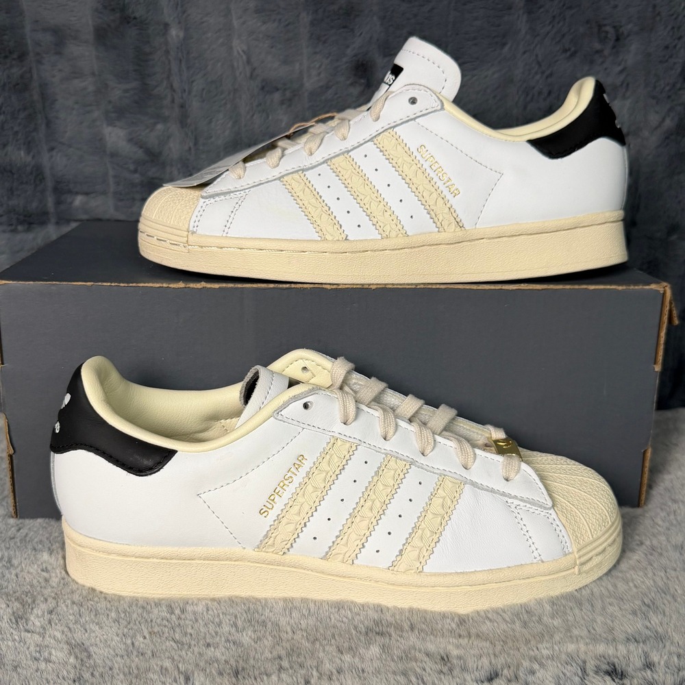 Adidas Superstar Sneakers Mens 6 White Cream Black ID4675 Shell Toe Gold Charm